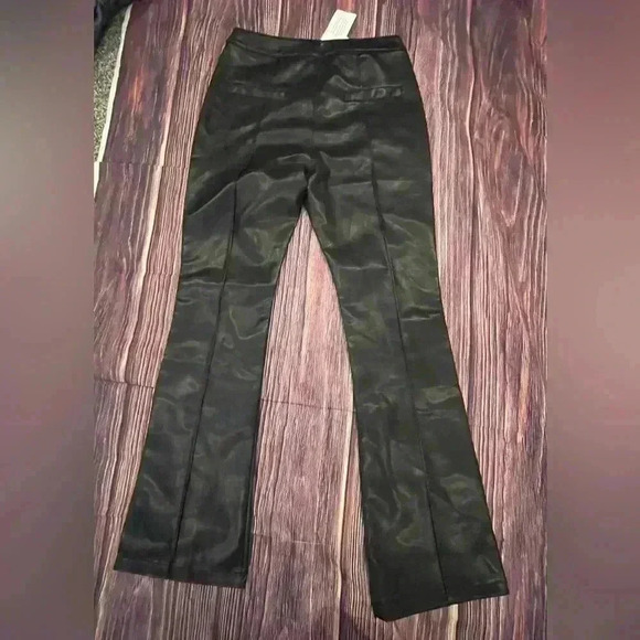 NEW LINE AND DOT reina vegan leather pant in black medium - Picture 9 of 10